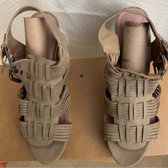 Pink and Pepper shoes size 8.5 - Picture 6 of 8